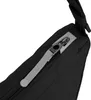 A close-up shot of a black bag with a zipper. Anteprima dell’immagine prodotto