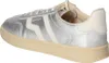 A side view of a silver sneaker with cream accents. Produktbild-Vorschau