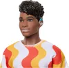 Barbie Fashionistas Poupée Ken avec chemise rouge et orange Voir les images du produit 3