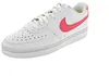 A white Nike Court Vision Lo NN sneaker with a coral Nike swoosh logo and coral accents on the heel tab, shown against a white background. Produktbild-Vorschau