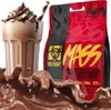A chocolate shake and a bag of protein powder are shown in a promotional image. Produktbild-Vorschau
