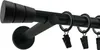 A black metal curtain rod with rings and clips, shown against a white background. Produktbild-Vorschau