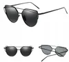 Lunettes de soleil œil de chat miroirs, noires, montures en Voir les images du produit 5