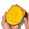 Kráječ na mango 2 v 1 černožlutý GoodGrips / OXO Náhled obrázku produktu 5