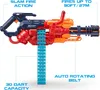 A side view of a toy blaster gun with text overlays describing its features. Produktbild-Vorschau