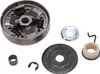 A collection of chainsaw clutch parts laid out on a white background. Voir les images du produit
