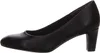 A single black pump shoe shown from the side against a white background. Náhled obrázku produktu