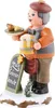 A wooden figurine of a man holding a plate of food and a mug of beer, standing next to a chalkboard sign. Produktbild-Vorschau