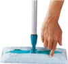 A hand is shown pressing down on a mop head with a disposable cleaning pad attached. Produktbild-Vorschau
