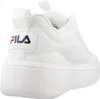 A close-up rear view of a white Fila sneaker with a platform sole. Podgląd zdjęcia produktu