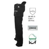 A pair of black chainsaw protective trousers shown from the side, with various certification logos and text displayed next to it. Anteprima dell’immagine prodotto