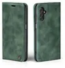 A green flip cover case for a Samsung Galaxy A14 / A14 5G phone, shown from the front and back. Produktbild-Vorschau