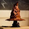 LEGO Harry Potter Le chapeau qui parle, modèle de Poudlard Voir les images du produit 7