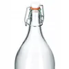 Close-up of the top of a clear glass bottle with a swing-top lid. Anteprima dell’immagine prodotto