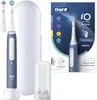 A product shot of an Oral-B electric toothbrush and its packaging, including a travel case and extra brush heads. Produktbild-Vorschau