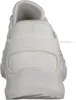 The back view of a white Skechers sneaker. Voir les images du produit