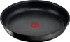 A black frying pan with a red logo in the center. Anteprima dell’immagine prodotto