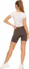A woman is shown from behind wearing a white t-shirt and brown biker shorts. Produktbild-Vorschau