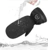 A black heated glove is shown with water splashing on it, suggesting it is waterproof. The glove has a power button with a power symbol. Anteprima dell’immagine prodotto