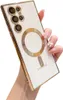 A hand holding a white and gold phone case with a magnetic ring. Náhled obrázku produktu