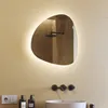 Unregelmäßiger asymmetrischer Spiegel mit LED Beleuchtung Produktbild-Vorschau 1