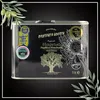 A tin of olive oil with awards and branding. Produktbild-Vorschau