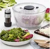 OXO Good Grips Salatschleuder mit Sieb und Deckel – zum Produktbild-Vorschau 6