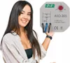 A woman is holding a product in front of a white background. Produktbild-Vorschau