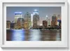 Panorama der Stadt bei Nacht– Wandbild mit Rahmen – Produktbild-Vorschau 1