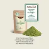 A bag of green powder and a pile of the powder are shown, with a certification badge in the upper right corner. Produktbild-Vorschau