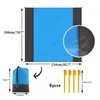 Diagram showing a blue and gray beach blanket with dimensions, a folded blanket in a bag, and four yellow stakes. Produktbild-Vorschau