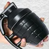 Gadget Master: Taza negra con forma de granada, con tapa Vista previa de la imagen del producto 5