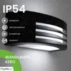 A black outdoor wall lamp with white light accents, shown mounted on a gray wall with a rain effect overlay. Text and icons describing its features are on the left side. Anteprima dell’immagine prodotto
