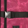 A close-up shot of a black buckle and strap on a raspberry-colored backpack. Produktbild-Vorschau