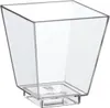 A clear, empty, square-shaped plastic cup. Náhled obrázku produktu