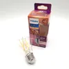 A Philips LED light bulb and its packaging are displayed against a white background. Anteprima dell’immagine prodotto