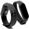 Two black smart watch bands are shown against a white background. Voir les images du produit