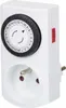 A white mechanical timer plug with a black dial and red switch. Produktbild-Vorschau