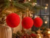 Samtkugeln 3er Set | 10cm Rot | Weihnachtskugeln zum Hängen Produktbild-Vorschau 4