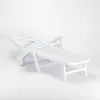 A white plastic sun lounger on a white background. Voir les images du produit