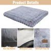 A collage of images showing a gray dog bed and close-ups of its features. Anteprima dell’immagine prodotto
