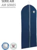 A navy blue garment bag with white trim, shown hanging, with marketing badges at the bottom left. Produktbild-Vorschau