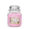 Świeca aromatyczna Classic średnia Snowflake Kisses 411 g Podgląd zdjęcia produktu 1