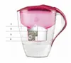 A cutaway diagram of a water filter pitcher showing the different filter layers. Produktbild-Vorschau