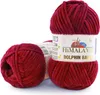 Two balls of red yarn are shown against a white background. One ball is in the foreground, and another is behind it, slightly to the right. Náhled obrázku produktu