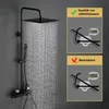 A black shower system with water running from the overhead shower head, next to marketing panels comparing product quality. Anteprima dell’immagine prodotto