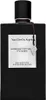 A black perfume bottle with a white label and a small metal tag attached by a string. Voir les images du produit