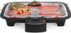 An electric barbecue grill with food items on it. Podgląd zdjęcia produktu