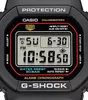 A close-up, front-facing view of a black Casio G-Shock watch. Anteprima dell’immagine prodotto