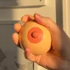 2 jouets anti-stress en forme de seins – Idéal pour les Voir les images du produit 2